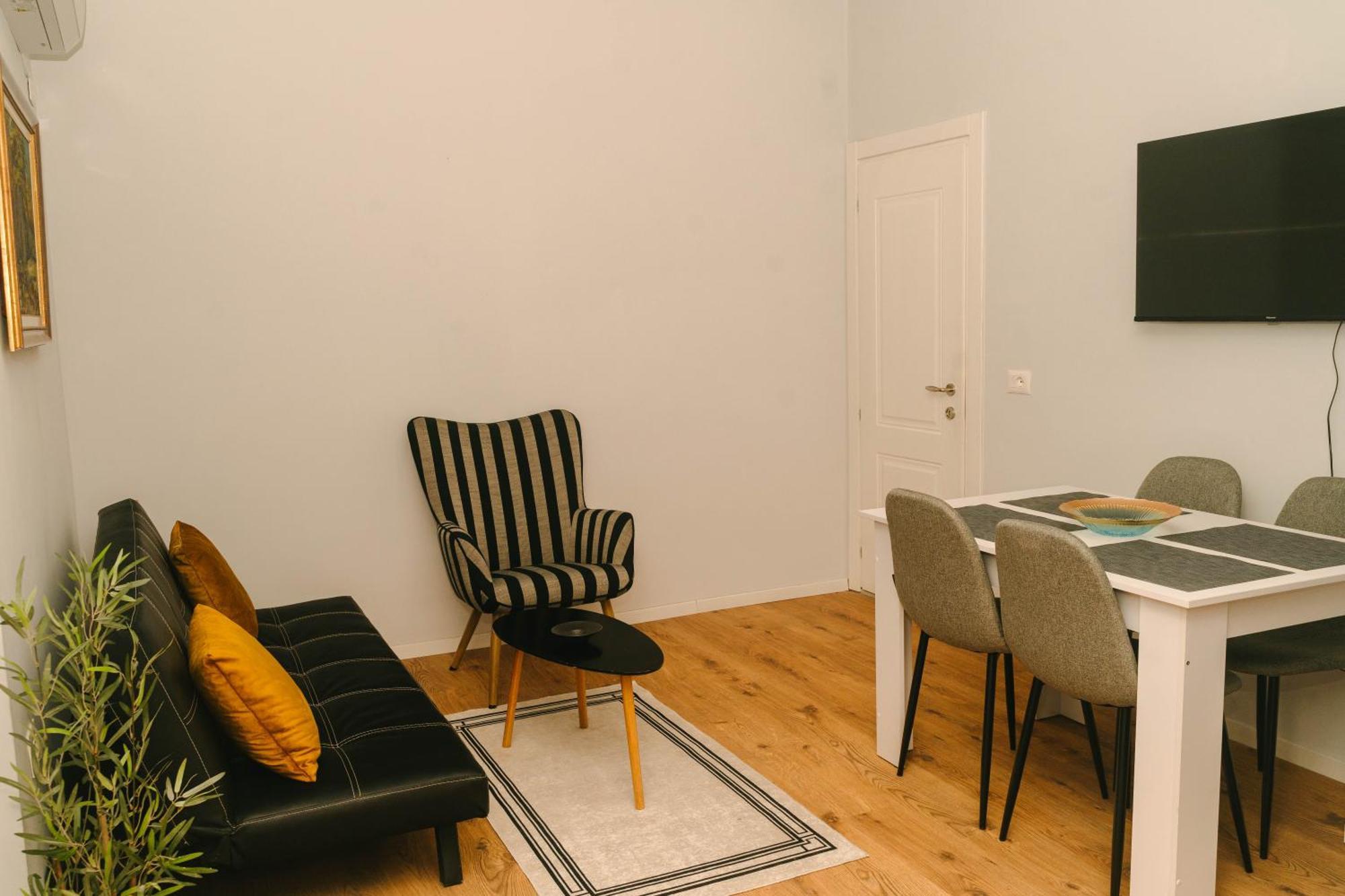 Studio Flat In Heart Of Tirana Zewnętrze zdjęcie