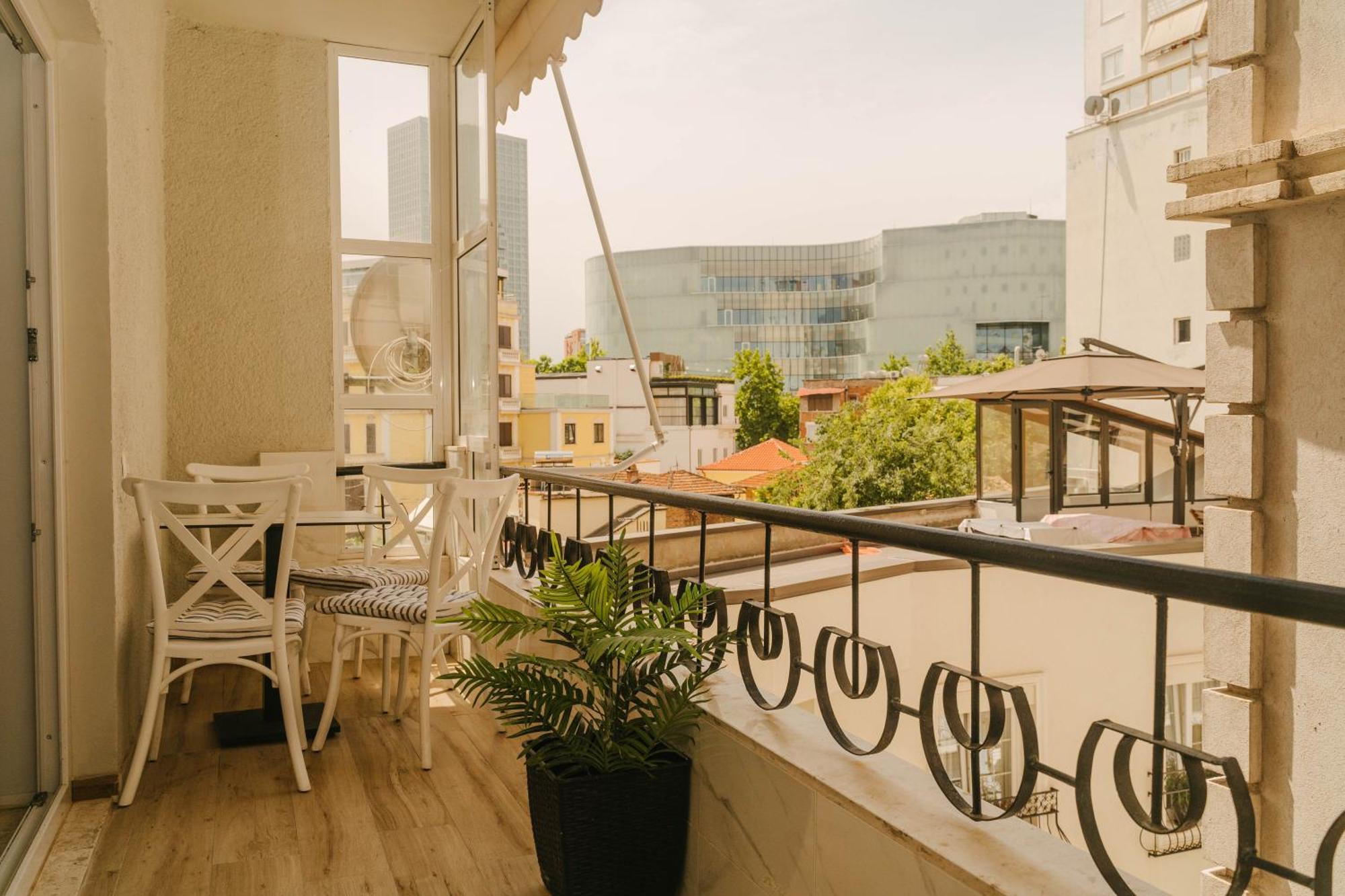 Studio Flat In Heart Of Tirana Zewnętrze zdjęcie