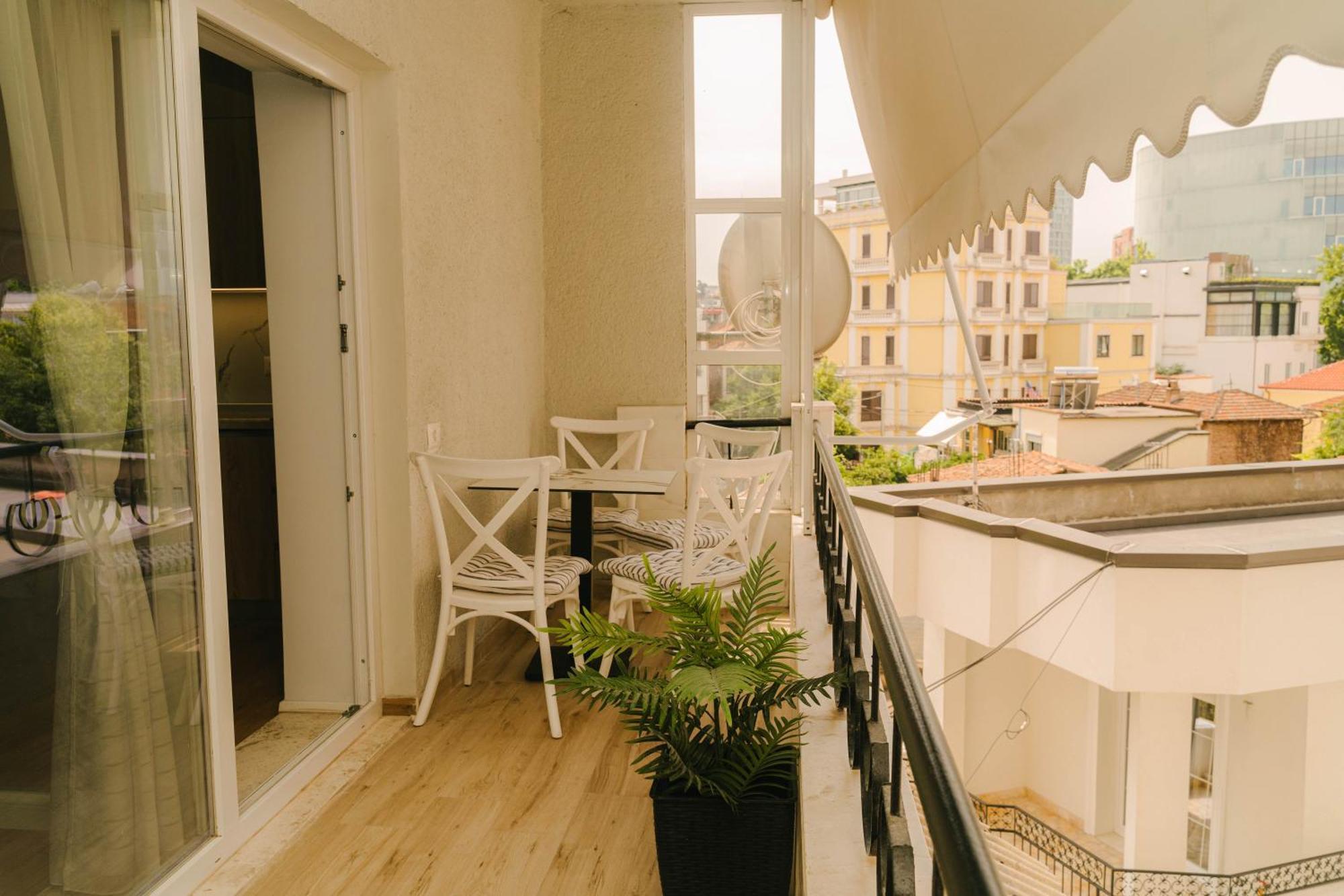 Studio Flat In Heart Of Tirana Zewnętrze zdjęcie
